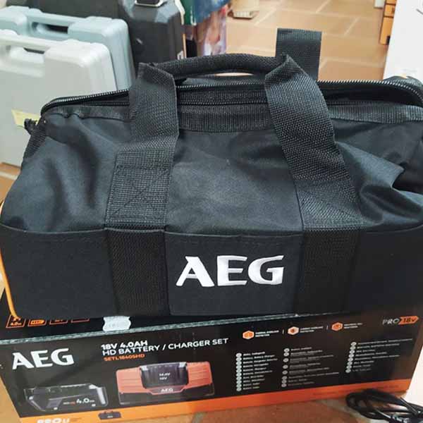 Kit caricabatterie e batteria 4.0Ah HD AEG pro 18V