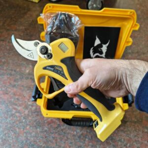 Forbice cesoia potatura batteria caricabatteria Garland CEPA 340